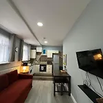 Central London - Ground Floor 2 Bedrooms Apartment