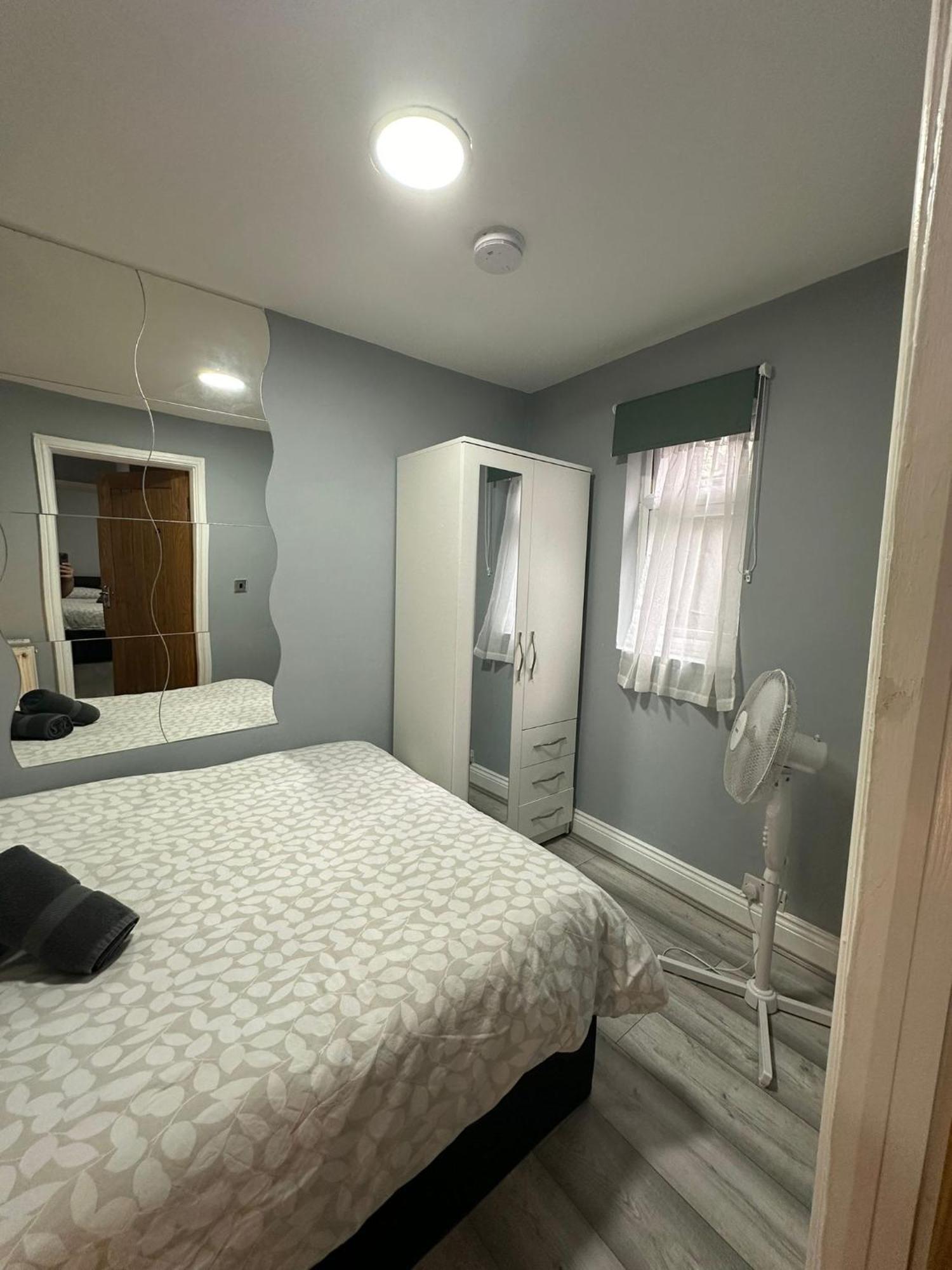 - Ground Floor 2 Bedrooms Appartement *